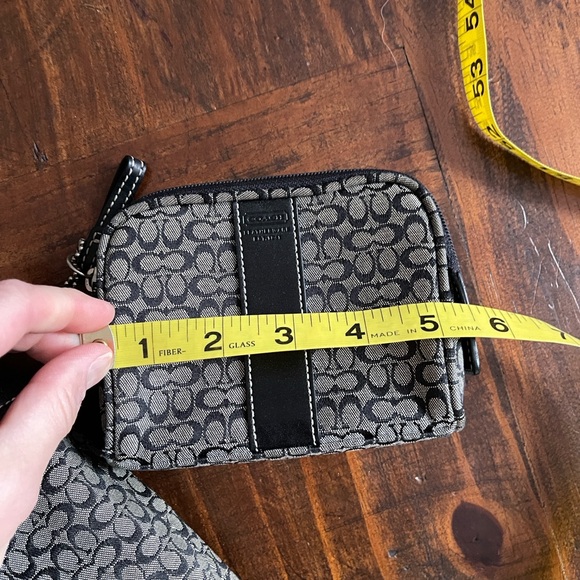 VTG. COACH Women’s Sig. Monogram F3M-6376 Crossbody Handbag Purse w/ Coin Holder - Picture 14 of 15